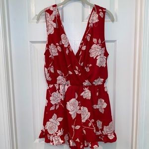 Red romper, brand new, never been worn, size M